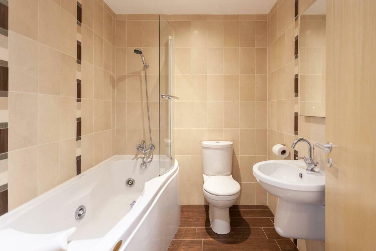 Apartamento Blue Pool View Portrush Exterior foto